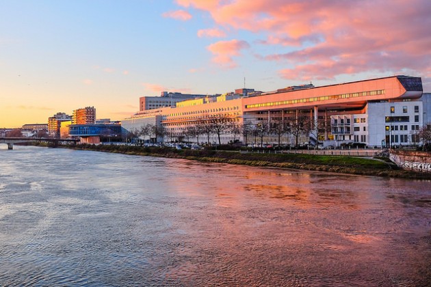 Le CHU de Nantes, où le deuxième coeur artificiel a été implanté. / Ph. claigle44 via Flickr – CC BY SA 2.0