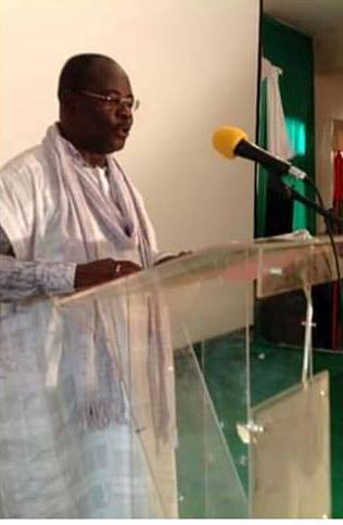 « C’est maintenant que ces étudiants doivent commencer à travailler tous les jours pour polir la pierre brute qu’ils sont qu’elle soit un peu plus lisse », a relaté le parrain, Venance Konan.