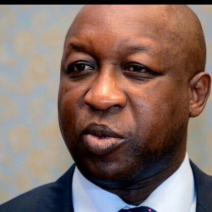 Il m'est agréable de vous présenter, à l'occasion de l'Aïd EL Fitr, mes meilleurs voeux et mes vives félicitations, implorant le tout-puissant, le clément de rétribuer notre jeûne, notre prière et nos bonnes œuvres.