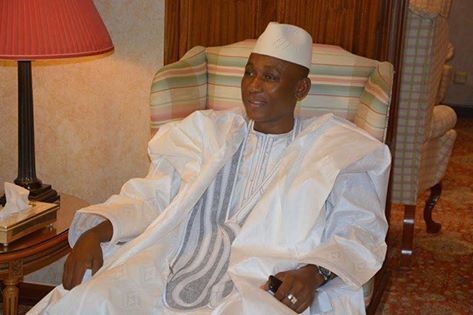 À mes amis, frères et sœurs musulmans, je souhaite une bonne fête de l'Aid El Fitr qui consacre la fin du mois sacré du Ramadan dans la foi, la piété et l'espérance. Puisse Allah le miséricordieux accéder à vos prières et vous combler abondamment de ses grâces, pour votre bonheur et celui de l'humanité tout entière! Ramadan Karim!!!