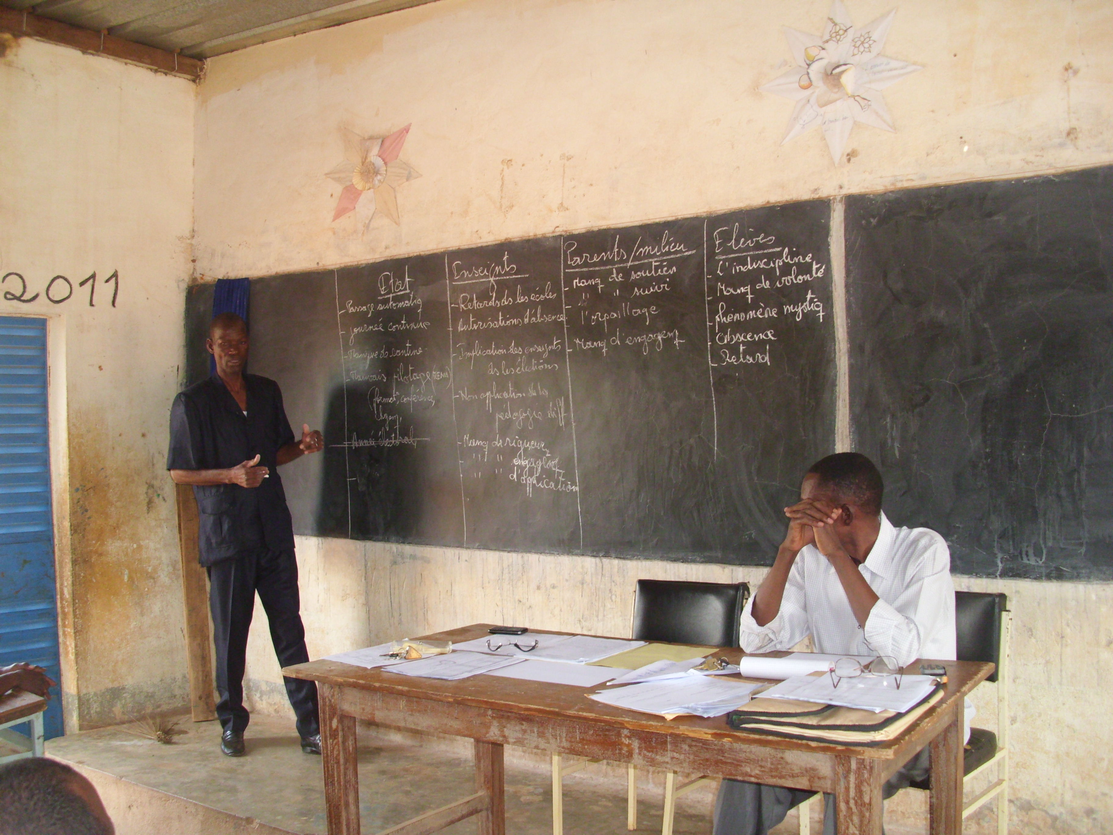 L’inspecteur , craie en main n’a pas hésité à faire avec les enseignants et encadreurs présents , le tour des difficultés et les solutions envisagées pour de meilleurs rendements.