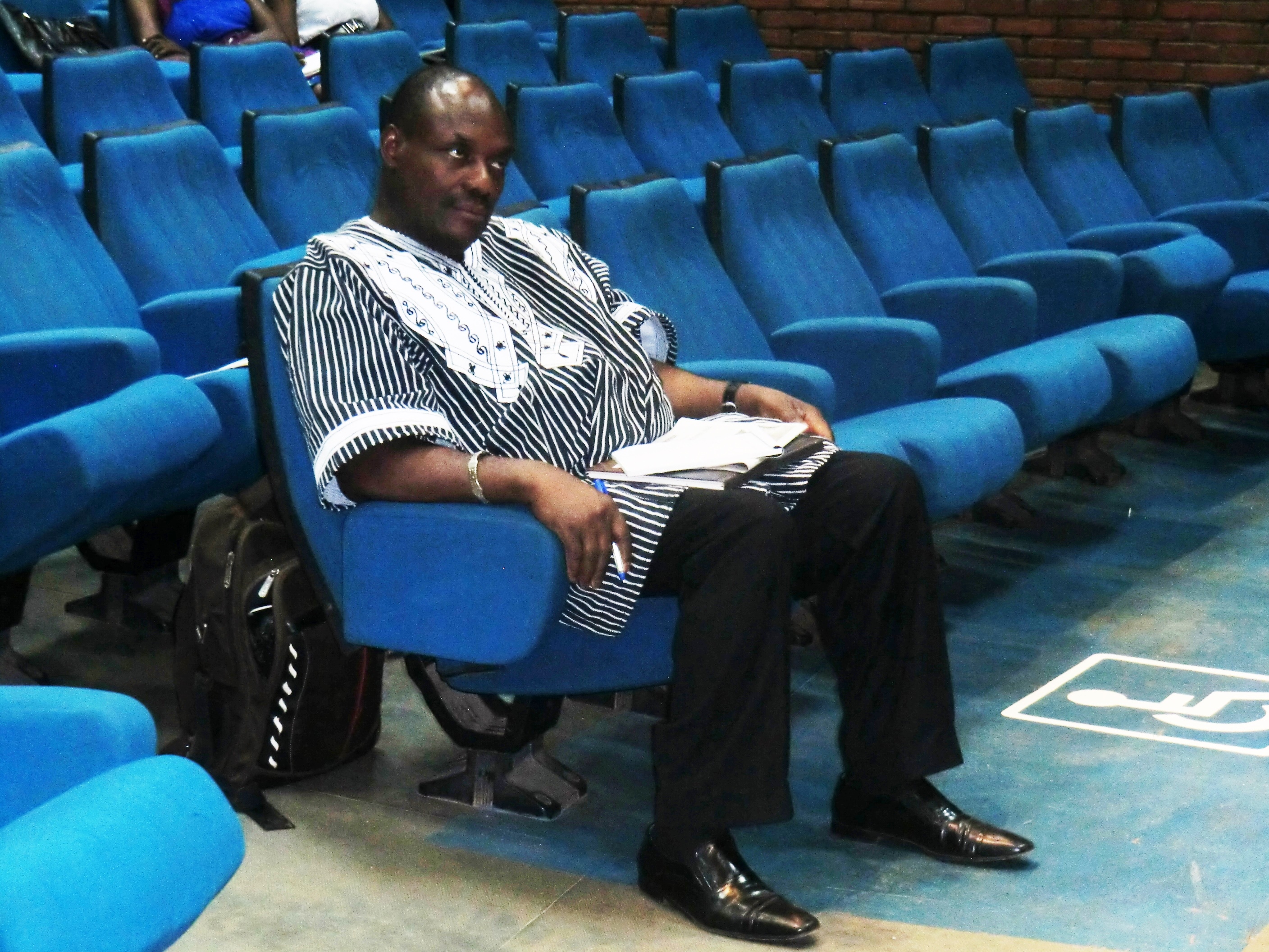 Le Pr Banza BAYA, Directeur général de l'INSD, a pris part aux débats.