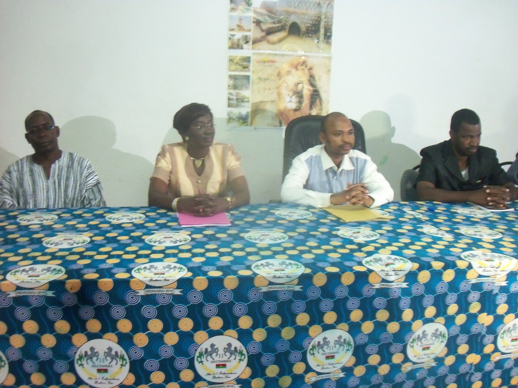 La ministre Laure Zongo/Hien et le ministre Tahirou Barry au milieu.