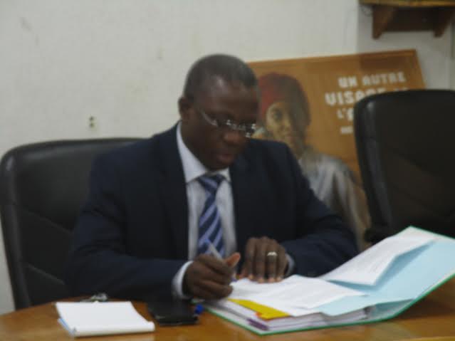 Monsieur le Secrétaire Général du ministère du commerce et de l'industrie. 