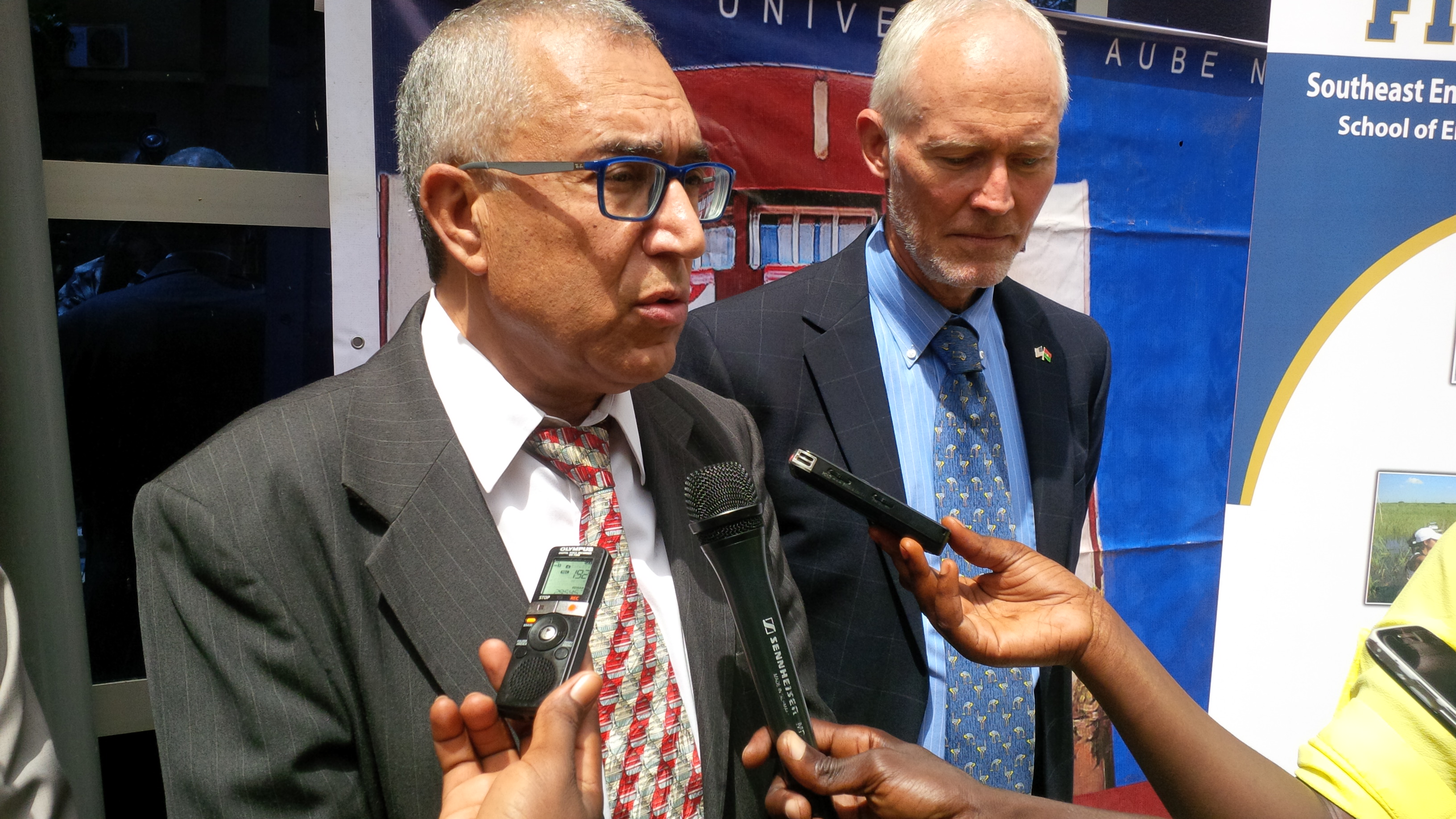 Dr LAKHDAR Boukerrou, représentant du FIU.