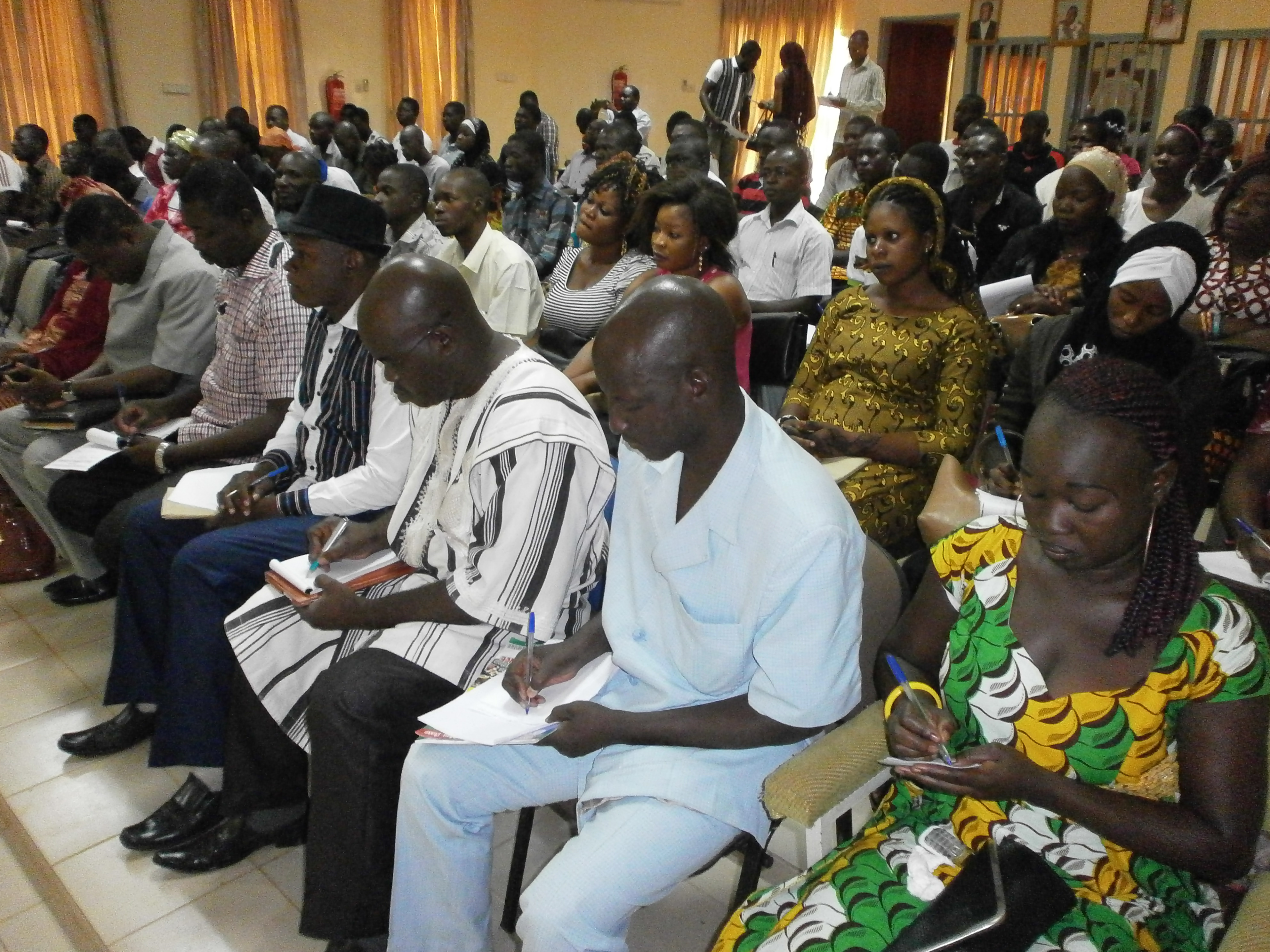 Les participants ont été mis d’accord que « la jeunesse, en tant que fer de lance du changement, doit également être le fer de lance de la participation citoyenne et du développement de la région de notre région, de notre pays. »