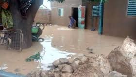 Une habitation en proie aux eaux.