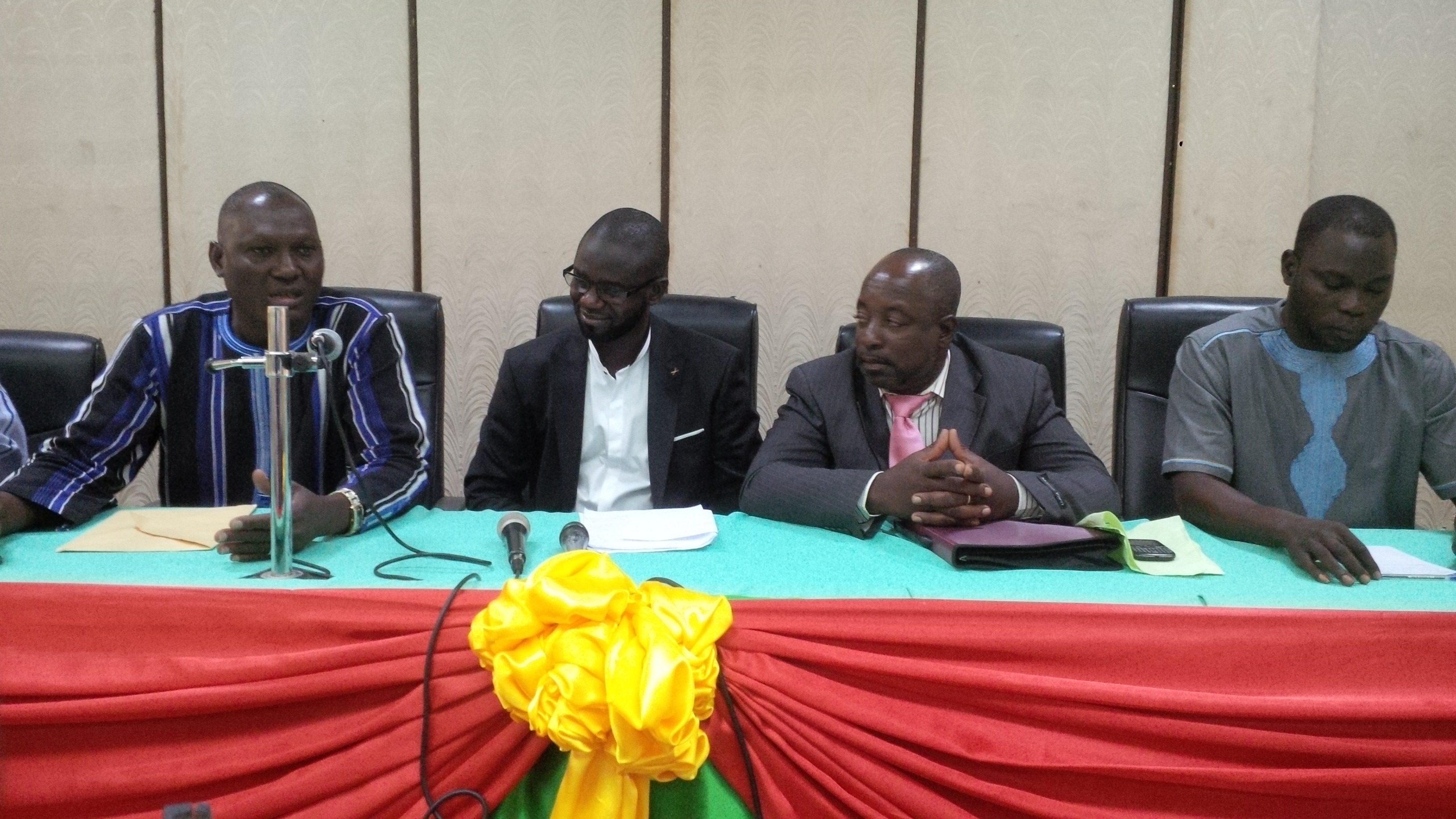 Le responsable de la coalition, Saybou KOANDA, deuxième à partir de la droite.