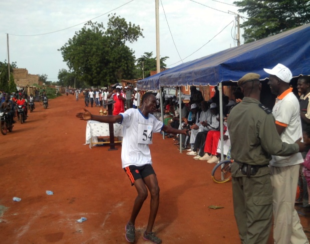 Les 10 premiers garçons comme filles ont été récompensés.