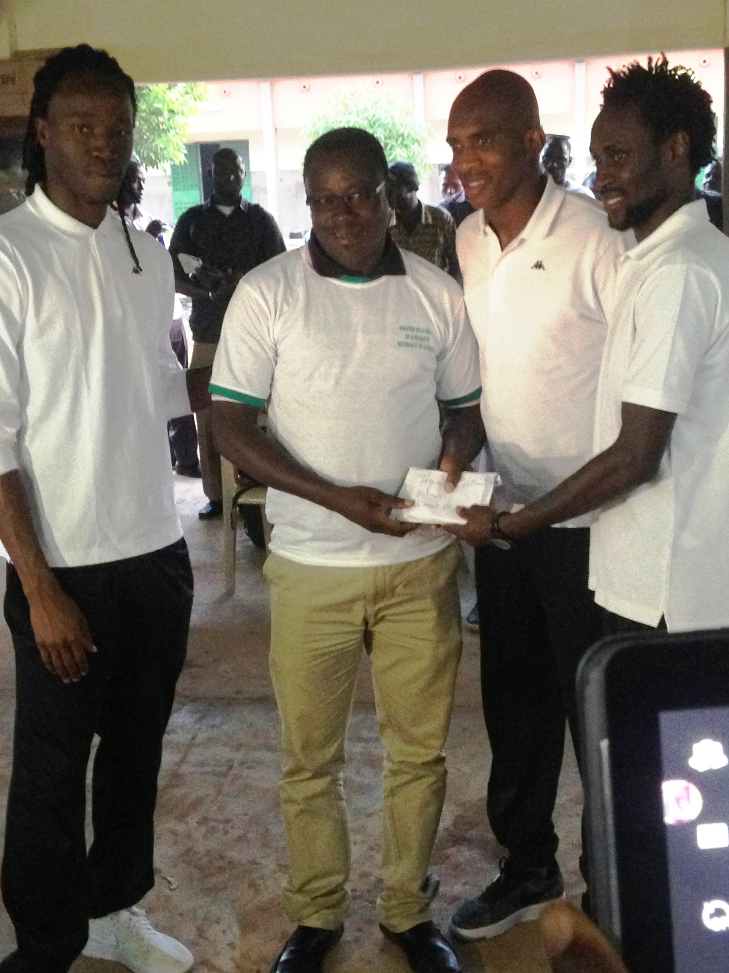 Les Etalons soutiennent les sinistrés.