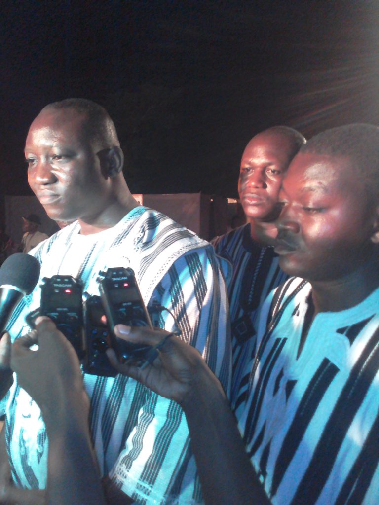 Le promoteur de la nuit d'hommage à la chefferie traditionnelle accompagné du directeur régional de la culture du Nord.