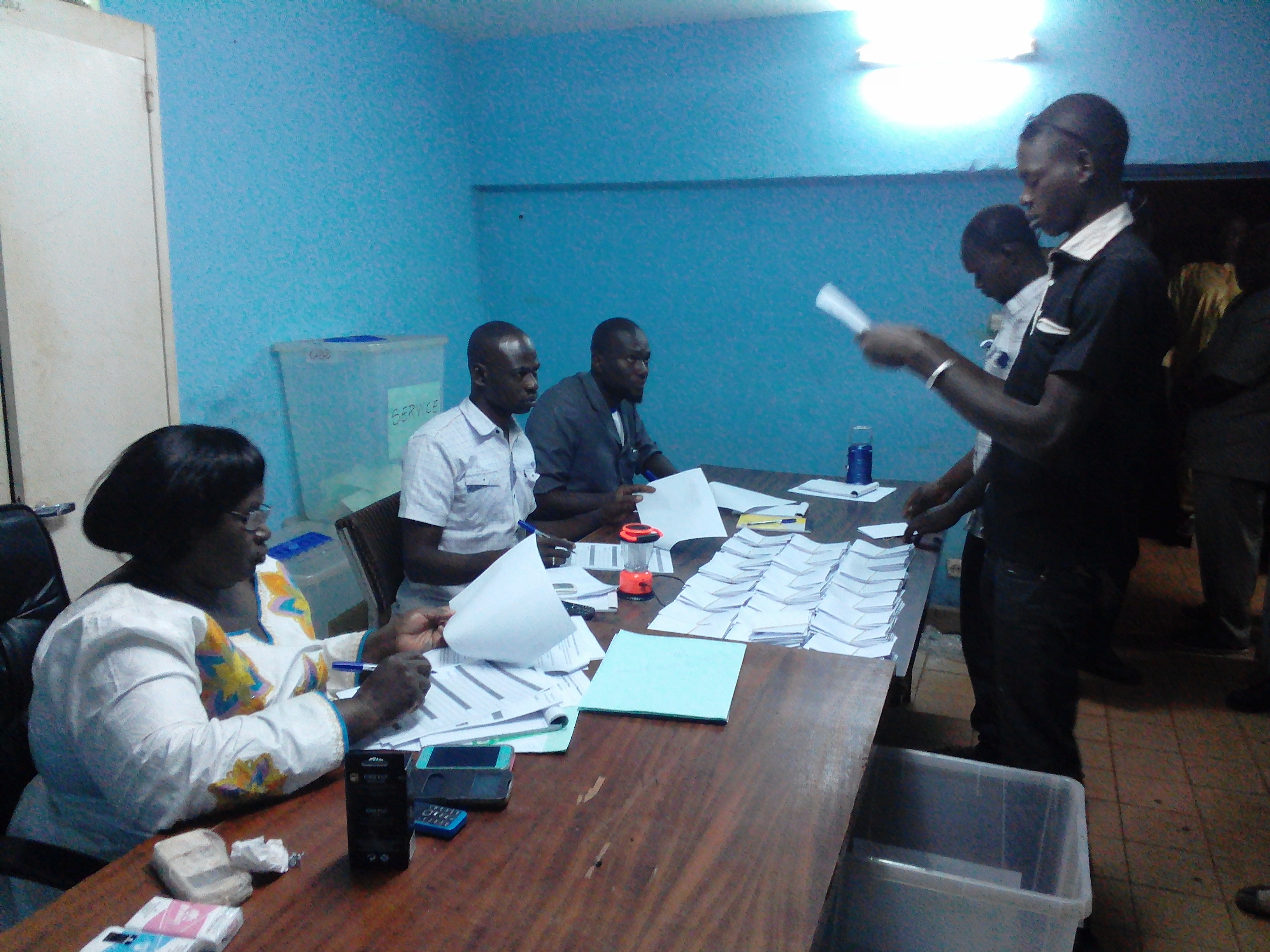 Les membres du bureau de vote 