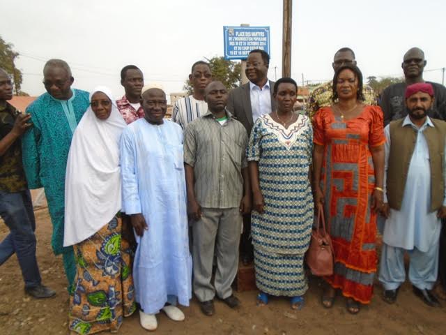 Photo de famille des officiels.