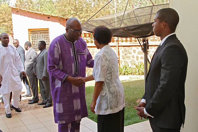 Le Président du Faso acceuilli à l'ambassade de Cuba au Burkina Faso.
