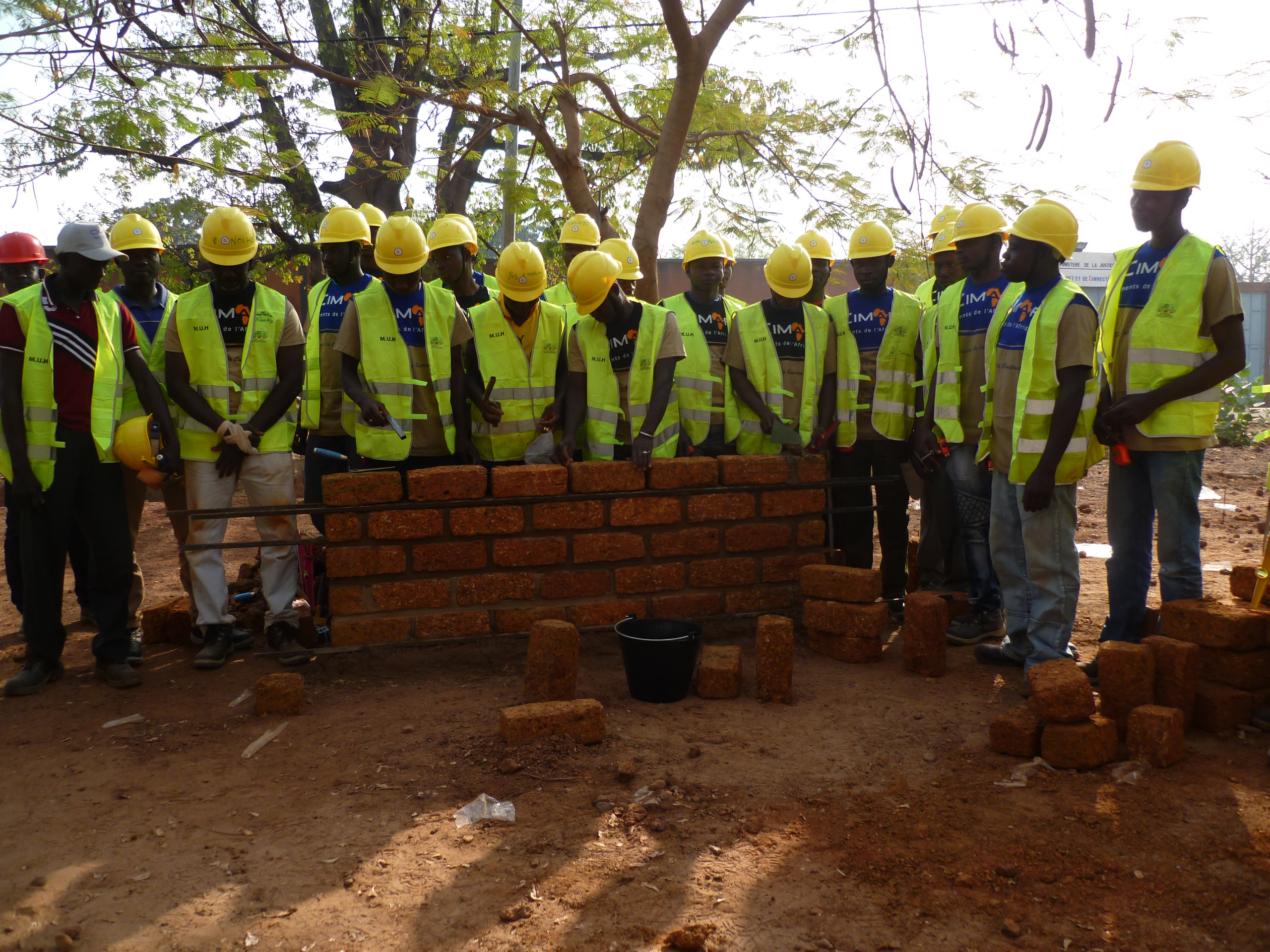 Equipe d’artisans ouvriers